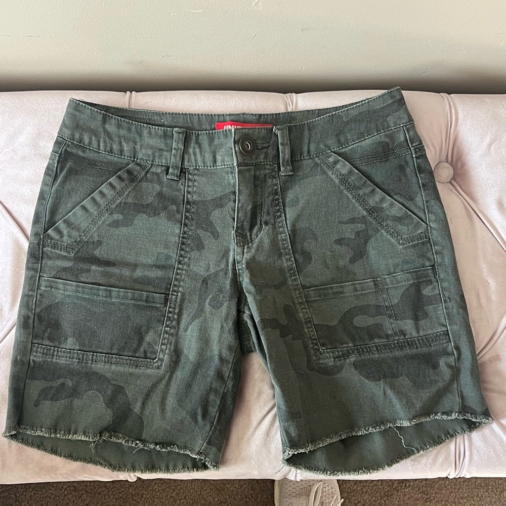 Camo cut off shorts